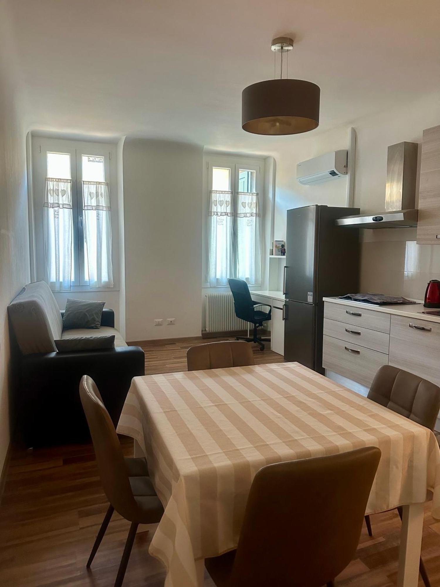 Appartamento Centro Storico Pordenone Exteriör bild